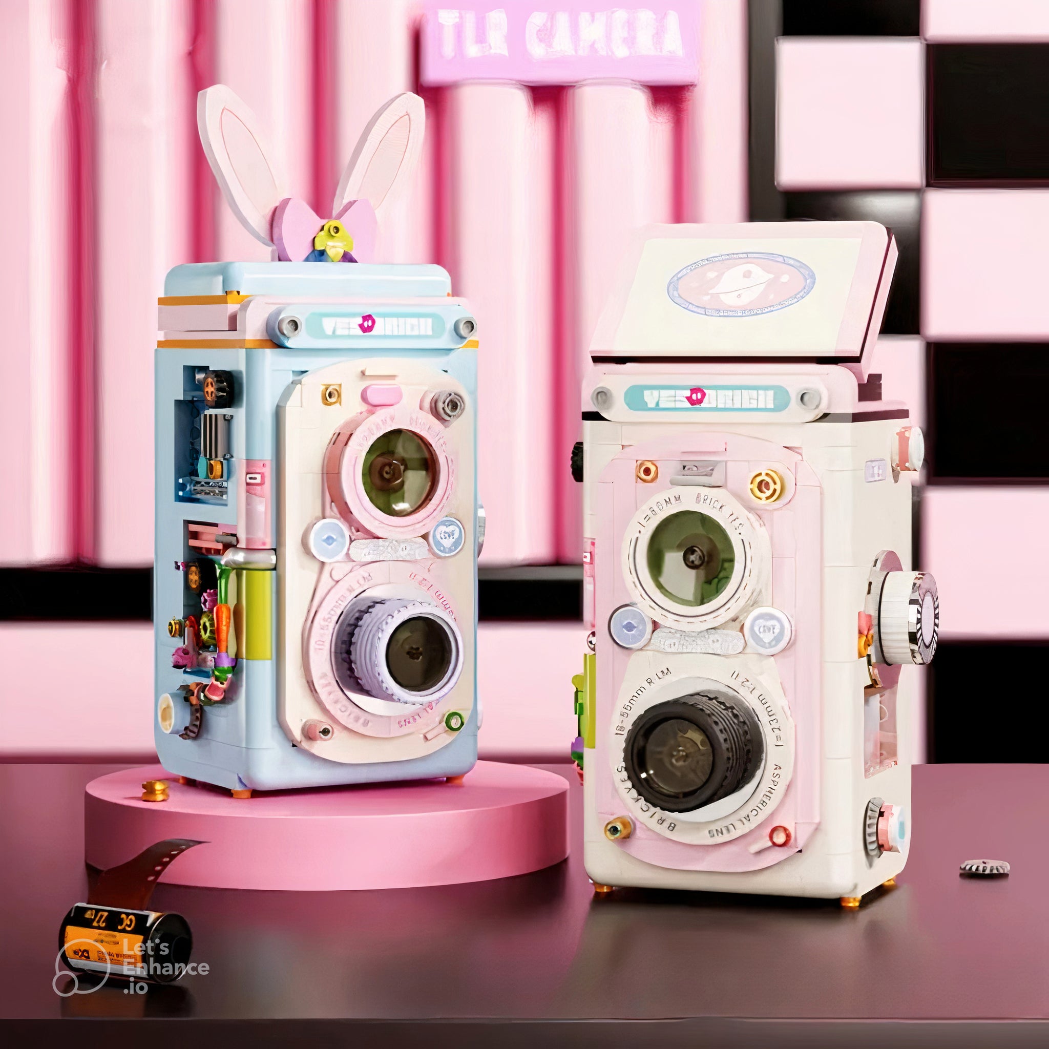 PINK CAMERA | 743 pieces