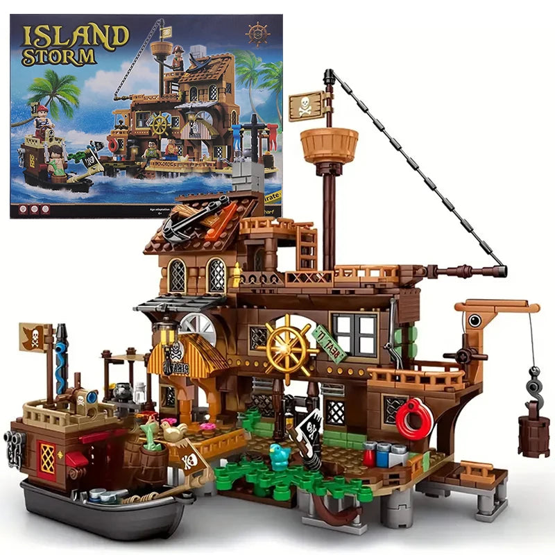 PIRATE ISLAND WITH A BOAT | 675 pieces
